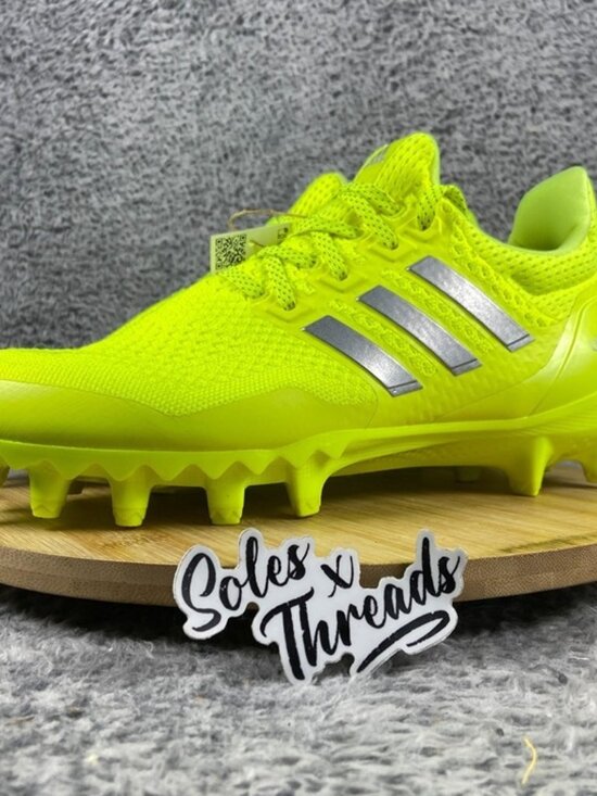 Athletic_Shoes